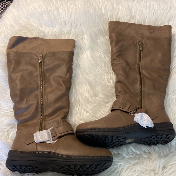 Beautiful Dream Pairs Women’s Boots Brand New size 10 - Picture 13 of 16